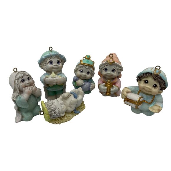 Vintage Hand-Painted Ceramic Nativity With Baby Jesus Ornaments Set Of 6 - Picture 11 of 14